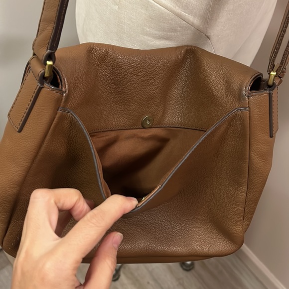 Fossil Peyton Pebble leather Double Flap crossbody bag in Cognac color - Picture 11 of 16